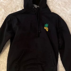 SCW men’s small black pineapple skull hoodie.